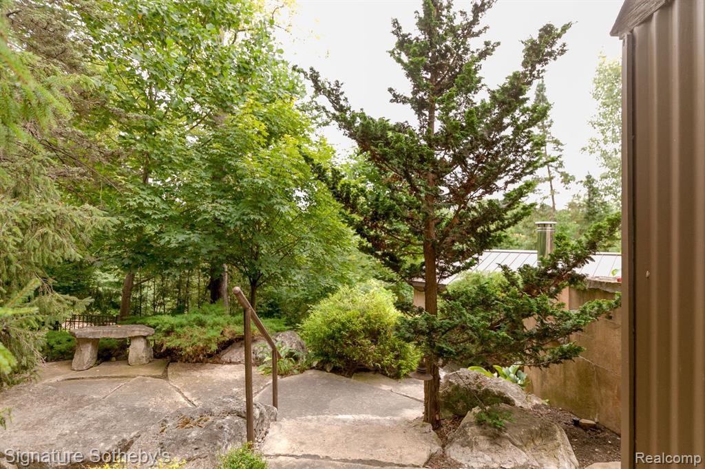 7357 LINDENMERE Drive, Bloomfield Hills, MI 48301 — Photo 60