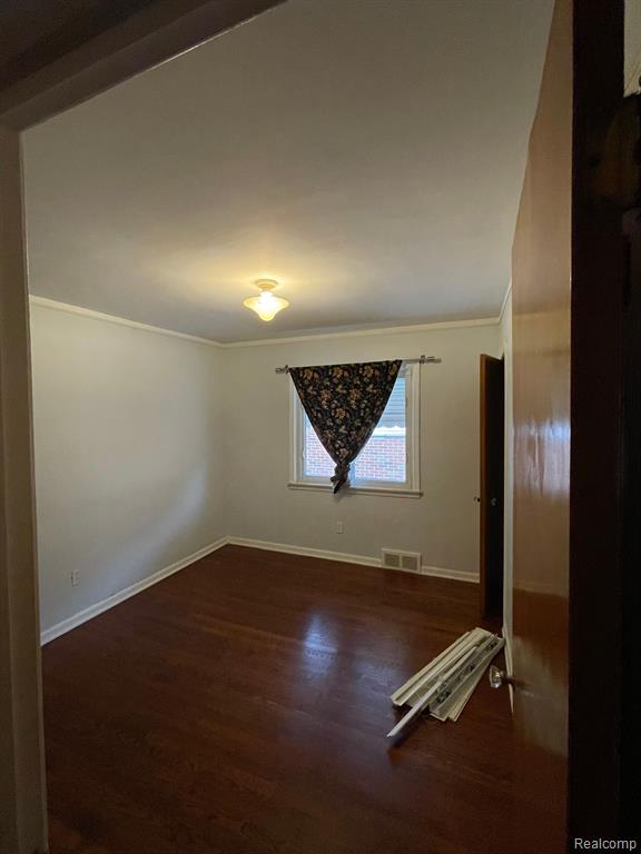 8655 RIVERDALE Street, Dearborn Heights, MI 48127 — Photo 9