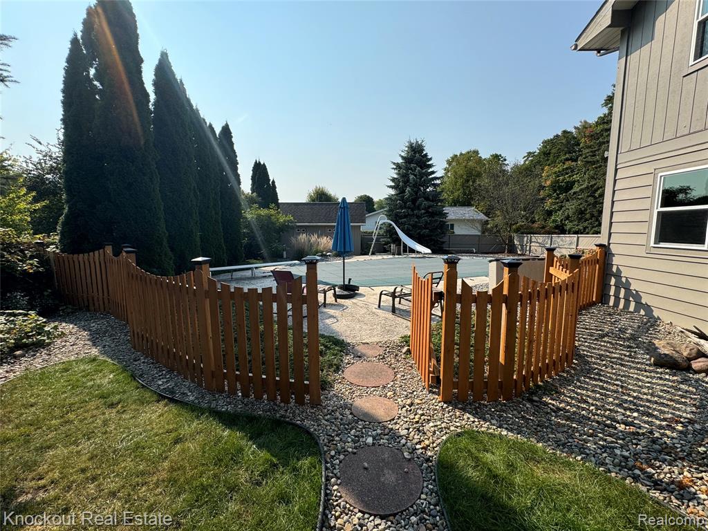 439 Churchgrove Road, Frankenmuth, MI 48734 — Photo 6