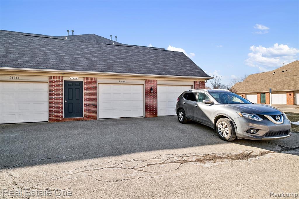 21628 Majestic Drive, Trenton, MI 48183 — Photo 22