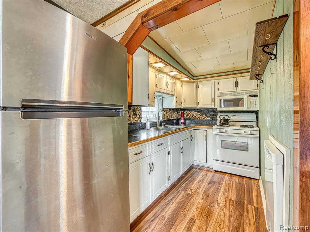 557 Alfred Street, Brooklyn, MI 49230 — Photo 9