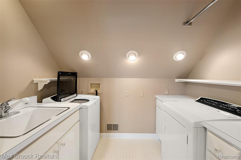 65 Lone Pine Road, Bloomfield Hills, MI 48304 — Photo 23
