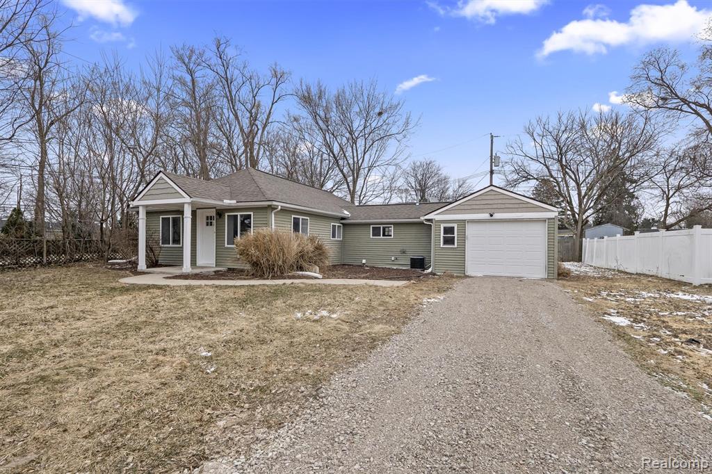 970 Henderson Avenue, Waterford, MI 48328 — Photo 2