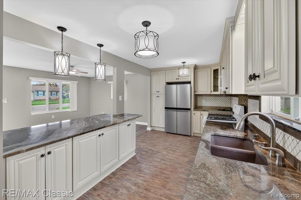 430 Sherwood Court, Holly, MI 48442 — Photo 16