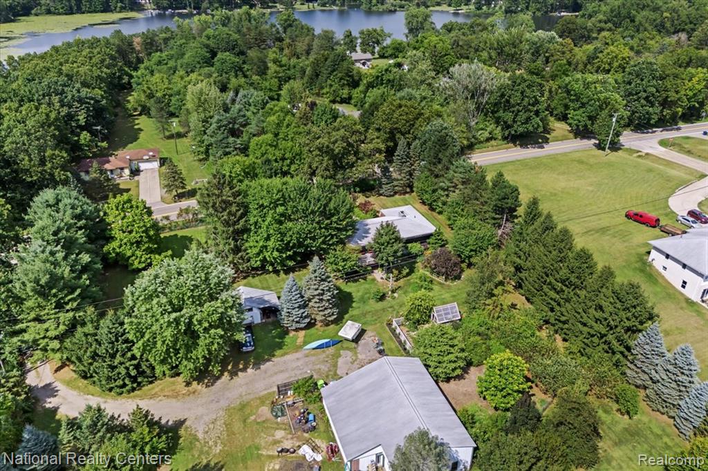 1785 Middle Road, Highland, MI — Photo 52
