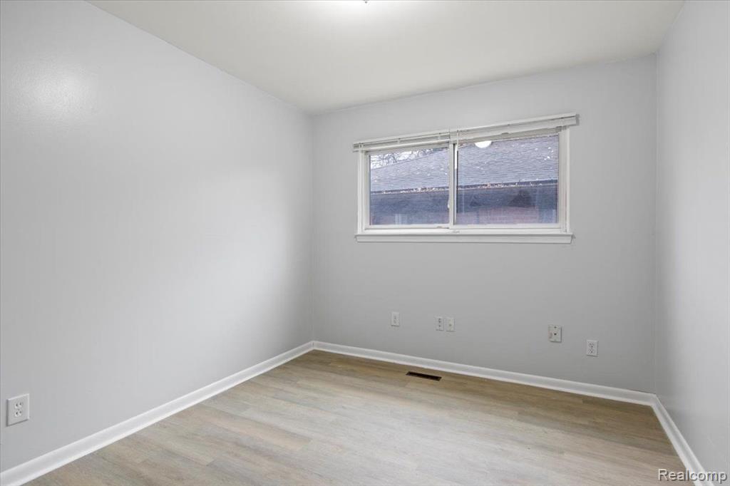 4984 Huron Street, Dearborn Heights, MI 48125 — Photo 19