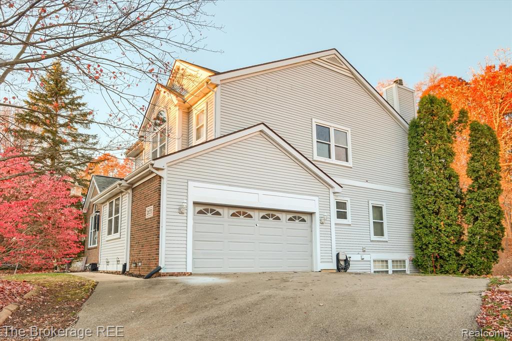 2653 Ravine Side Lane N, Howell, MI 48843 — Photo 5