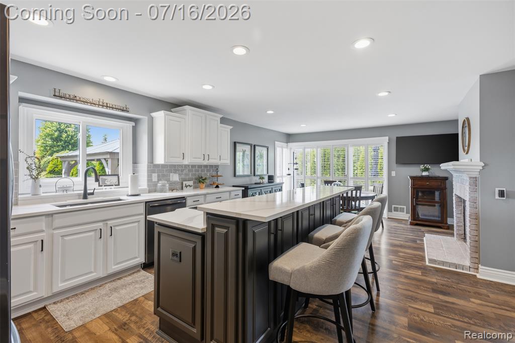 49032 Kennesaw Court, Canton, MI 48187 — Photo 6