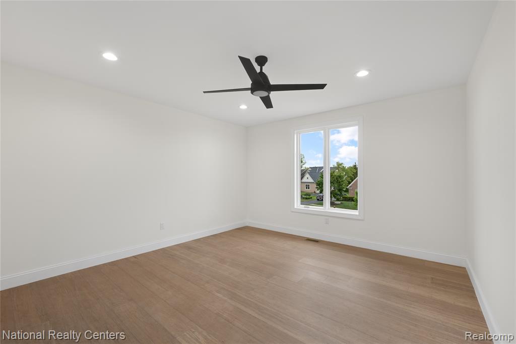5245 BUELL Drive, Commerce Twp, MI 48382 — Photo 27