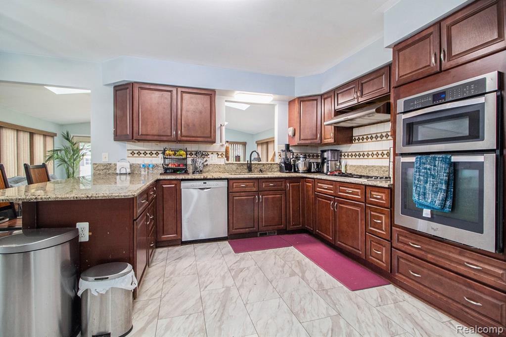 23840 Brentwood Drive, Trenton, MI 48183 — Photo 8