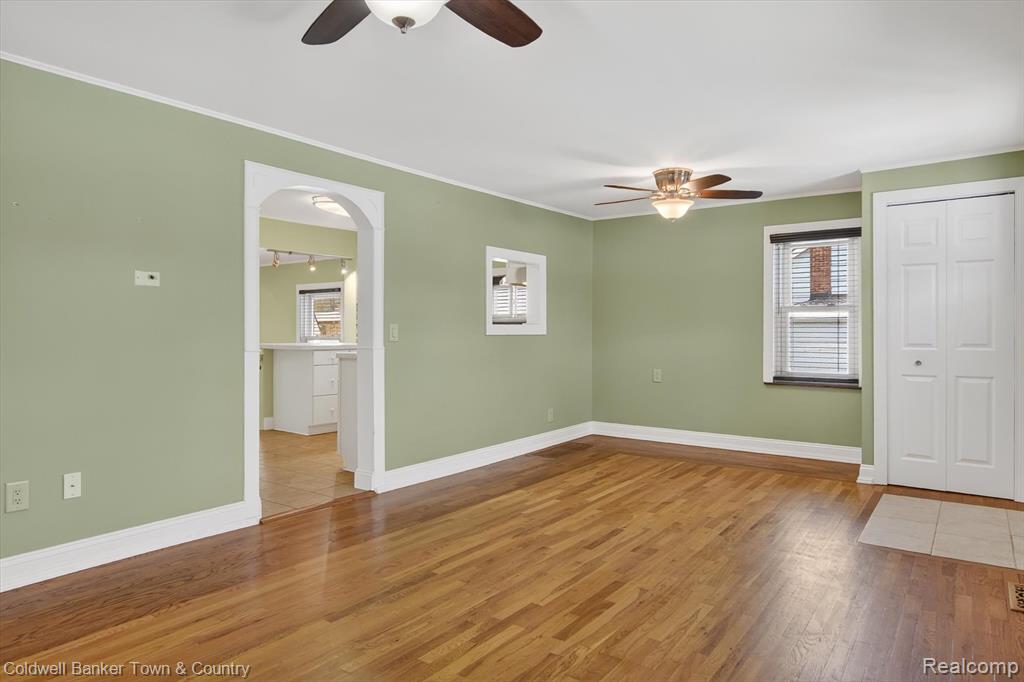 415 Putnam Street, Pinckney, MI 48169 — Photo 11