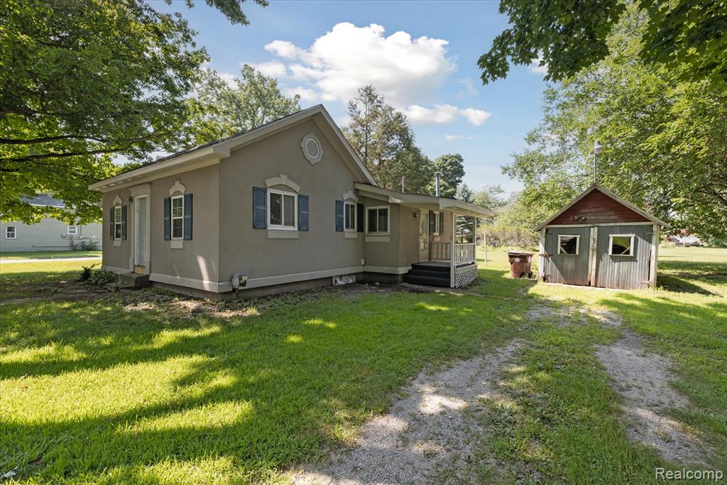 603 N Line Street, Chesaning, MI 48616 — Photo 17