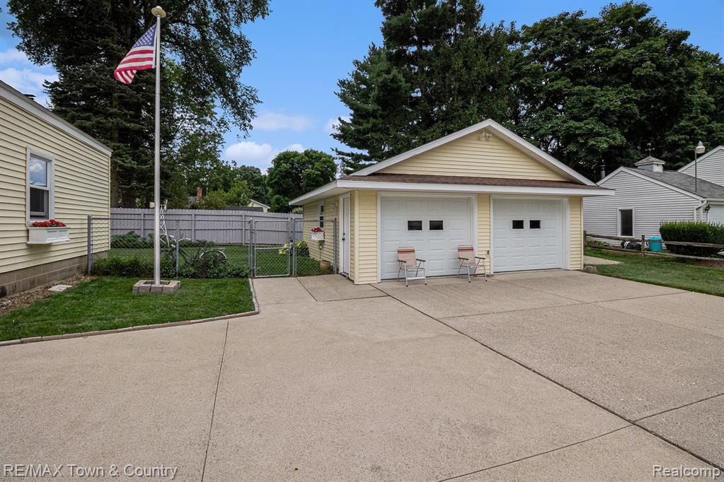 407 N McKinley Road, Flushing, MI 48433 — Photo 27