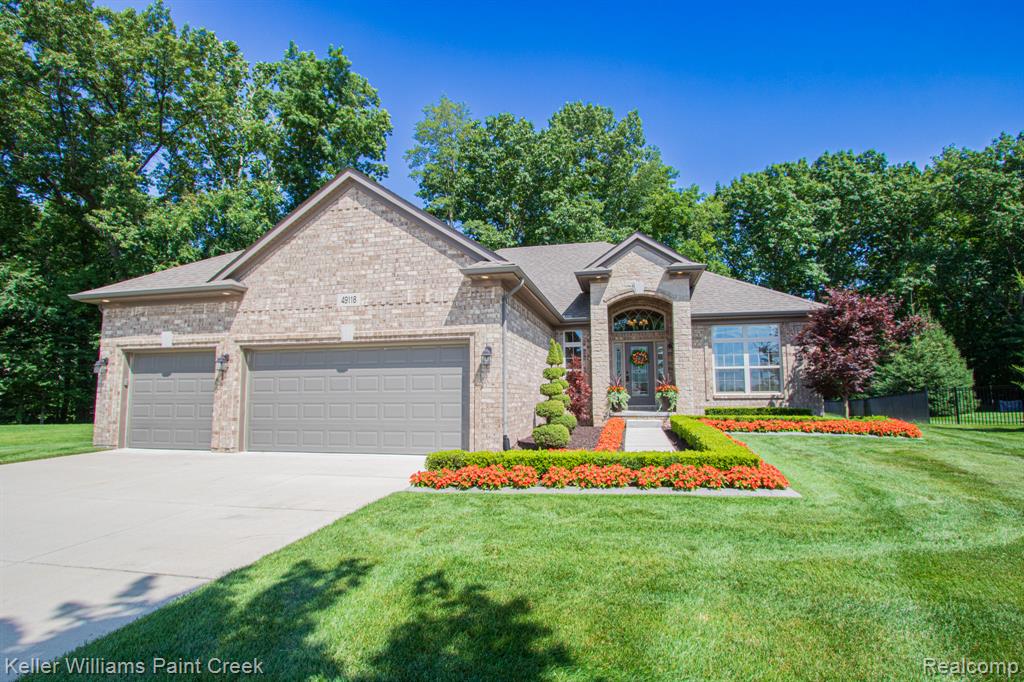 49118 Ridgeview Drive, Macomb, MI 48044