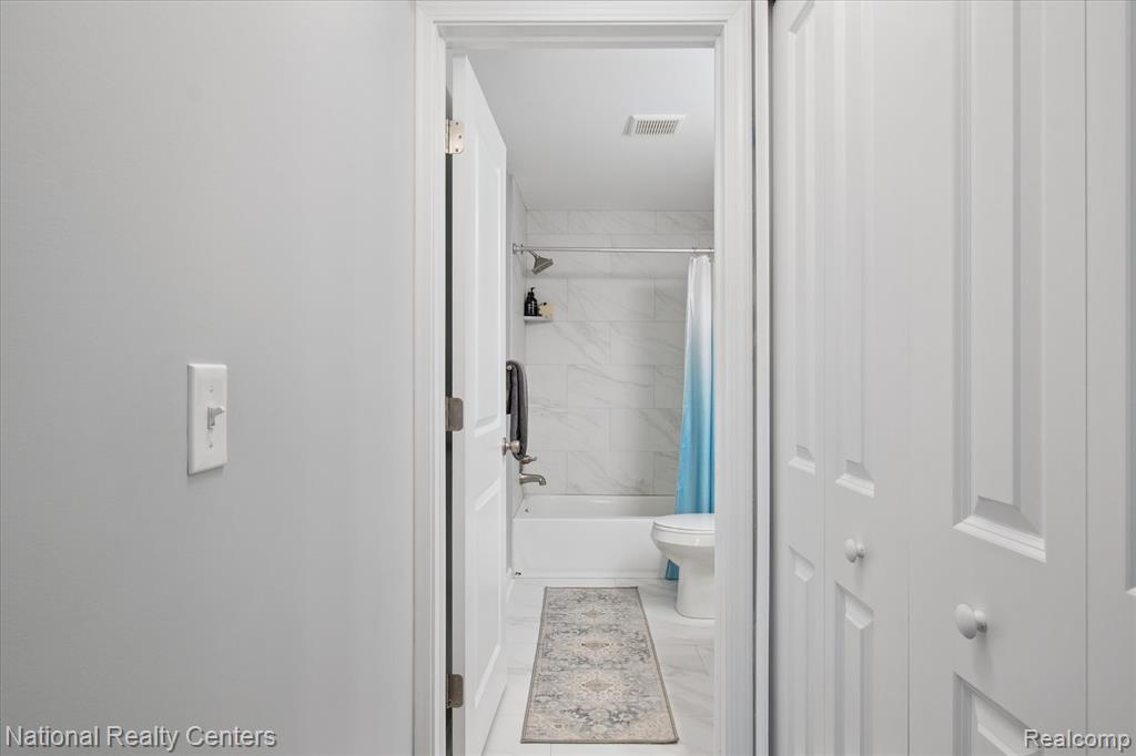 21348 E Glen Haven Circle, Novi, MI 48167 — Photo 23
