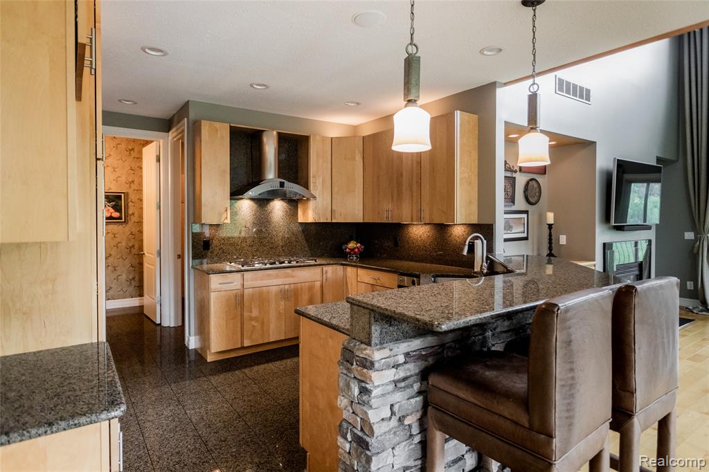 9050 Lake Dominion Drive, Brighton, MI 48114 — Photo 10