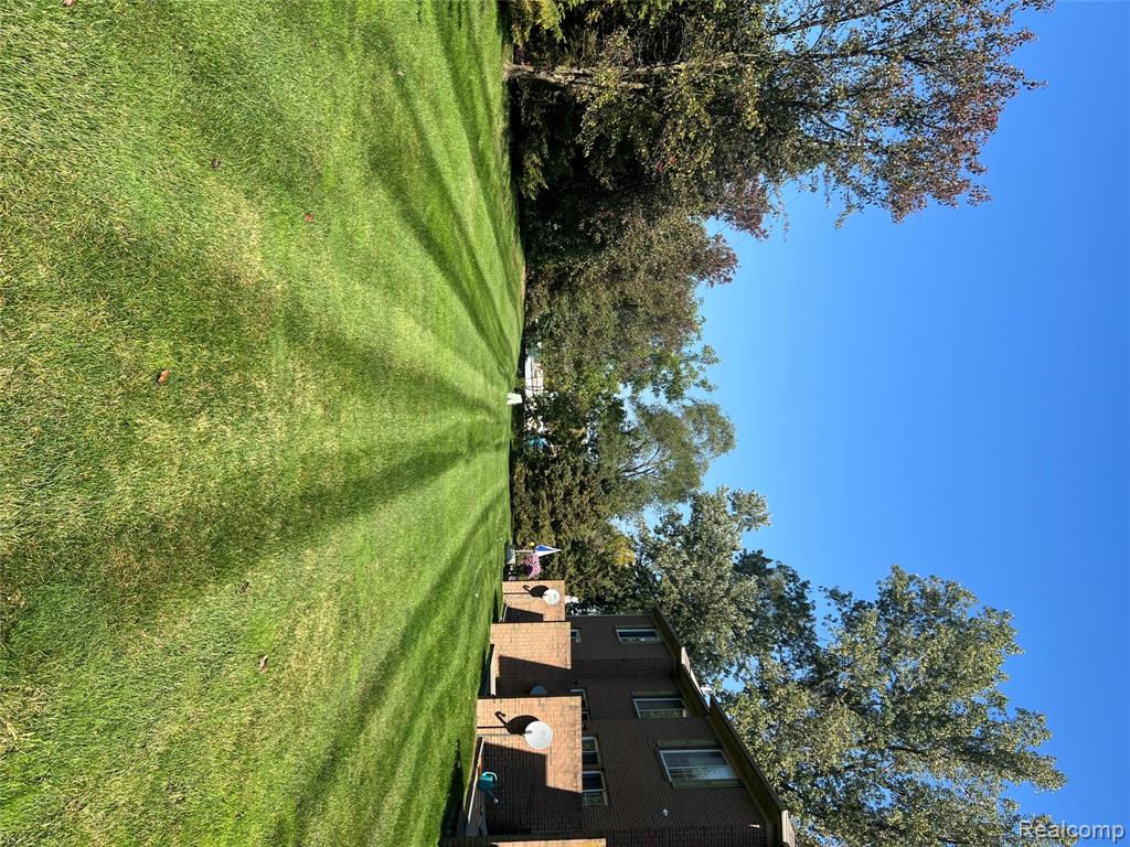 9065 Newport Way, 19, Livonia, MI 48150 — Photo 28
