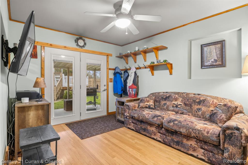 425 KENT Street, Carleton, MI 48117 — Photo 27