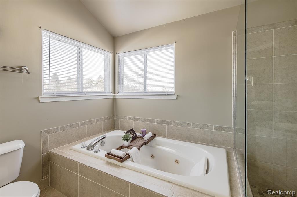 4930 Fox Chase Drive, White Lake, MI 48383 — Photo 35