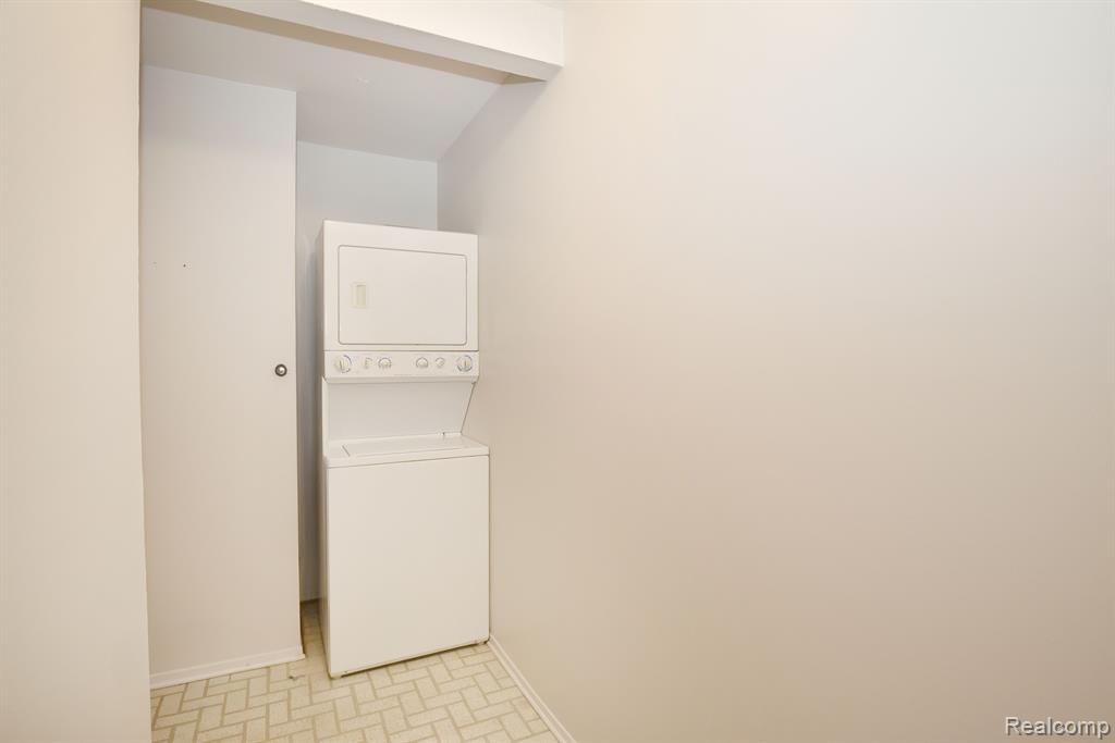 30475 W 14 Mile Rd, 74, Farmington, MI 48334 — Photo 26