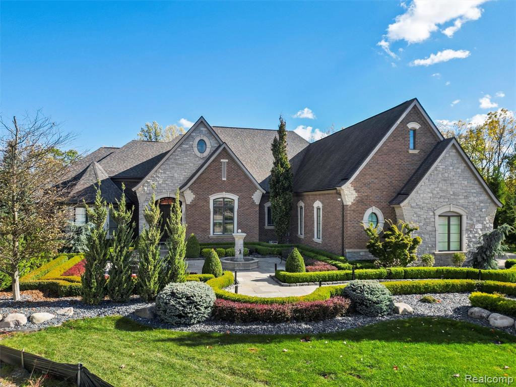 2475 Creekside Court, Rochester, MI 48306 — Photo 2