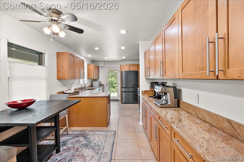 28455 Wellington Street, Farmington, MI 48334 — Photo 37