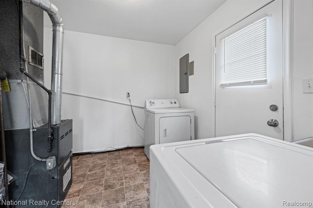 19861 Vermander Avenue, Clinton Twp, MI 48035 — Photo 24
