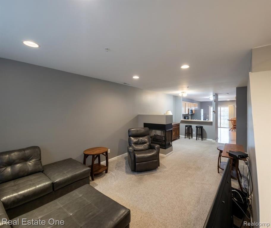 478 Village Lane, Milford, MI 48381 — Photo 3
