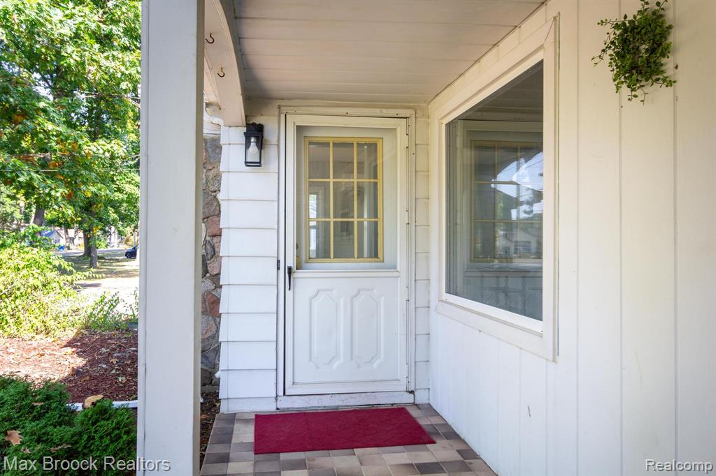 4120 Lotus Drive, Waterford, MI 48329 — Photo 4