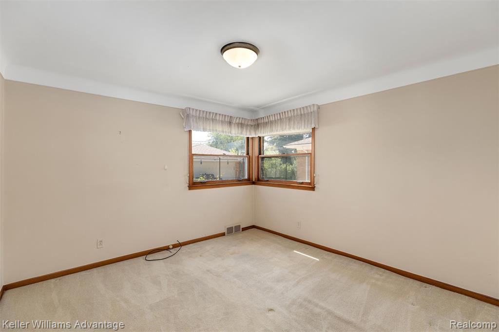 7320 Colonial Street, Dearborn Heights, MI 48127 — Photo 18