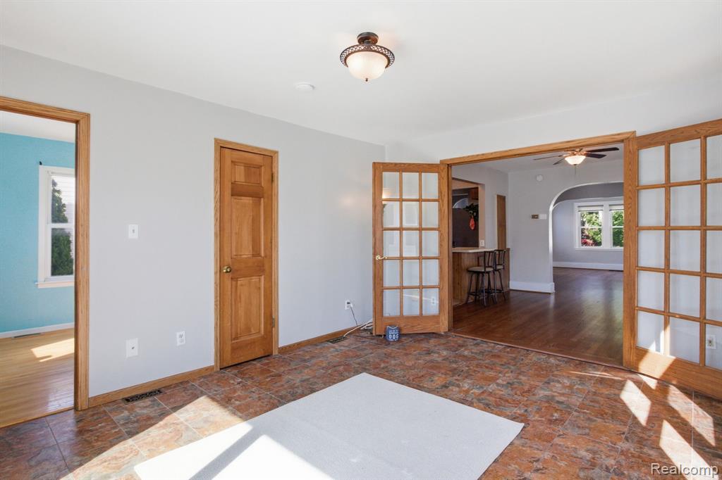 511 Godfroy Avenue, Monroe, MI 48162 — Photo 23