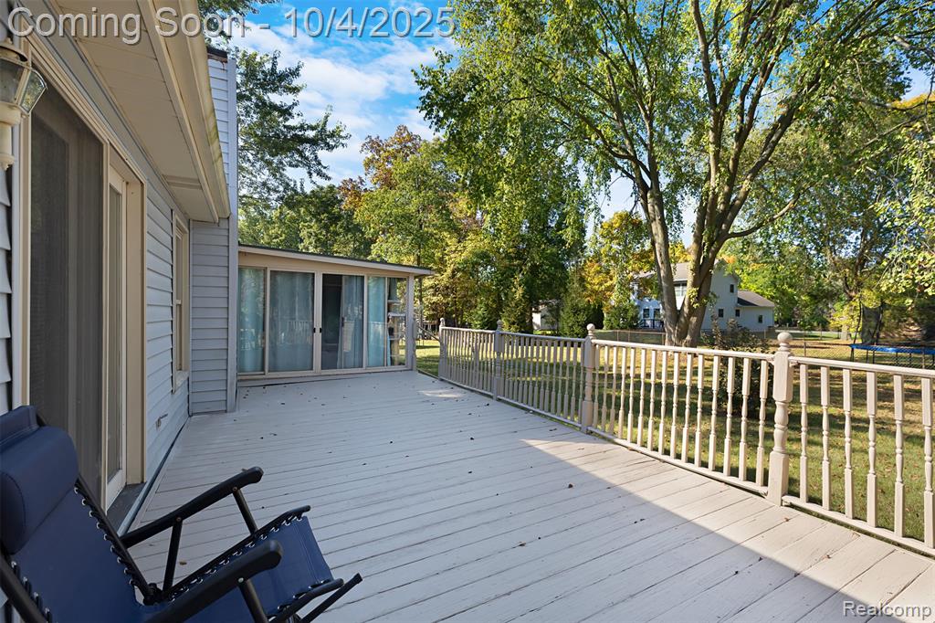 8614 Island Boulevard, Grosse Ile, MI 48138 — Photo 23
