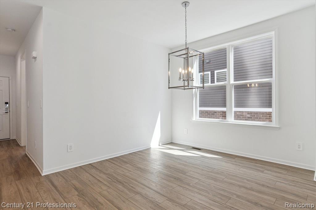 2843 DILLON Drive, Ann Arbor, MI 48105 — Photo 13