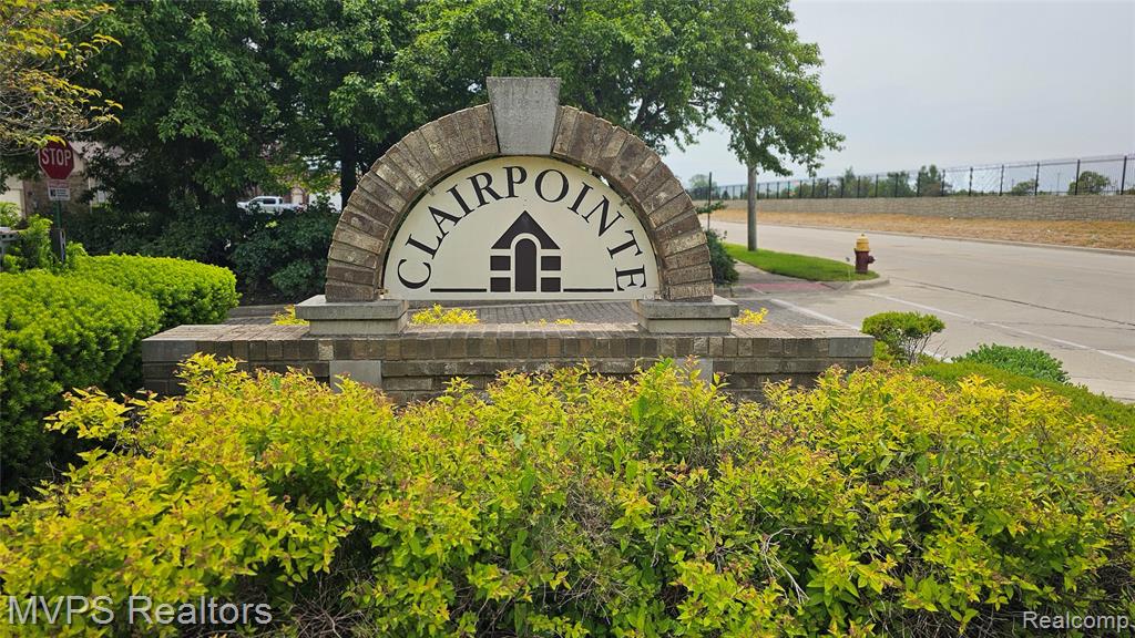 540 Clairpointe Woods Drive, Detroit, MI 48215 — Photo 20