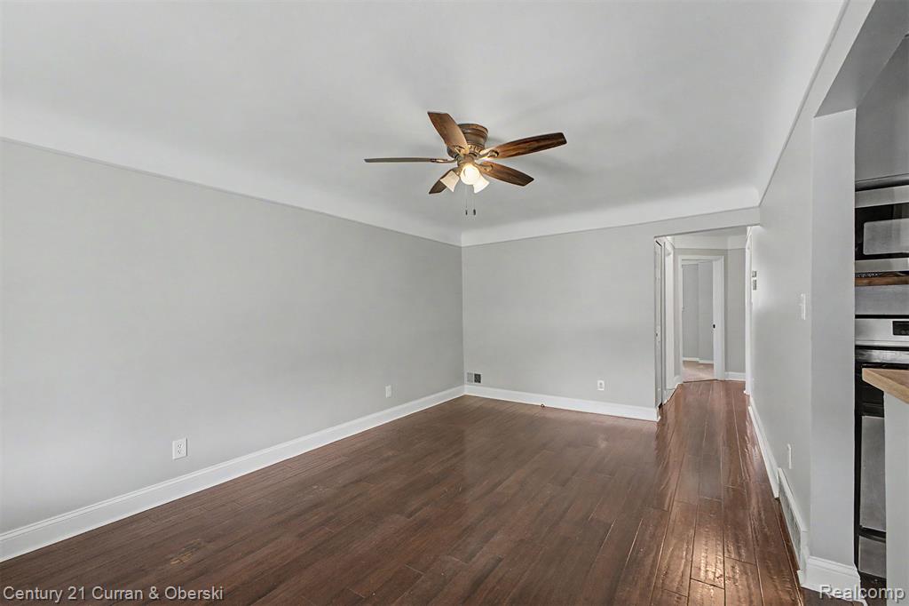 5375 Mayfair Street, Dearborn Heights, MI 48125 — Photo 8