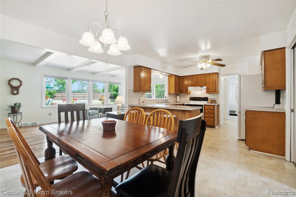 5175 CANDLEWOOD Drive, Grand Blanc, MI 48439 — Photo 9