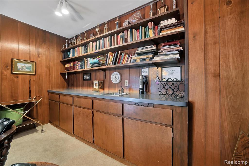 530 WHITEHALL Road, Bloomfield Hills, MI 48304 — Photo 22