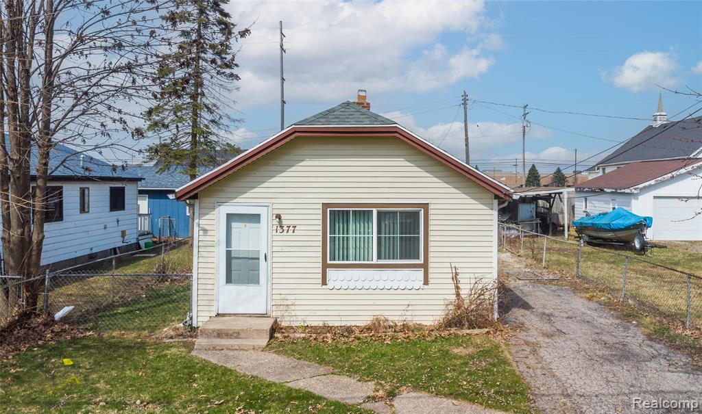 1377 Allen Street, Burton, MI 48529 — Photo 22