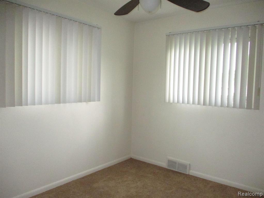 831 CARDWELL Street, Garden City, MI — Photo 10