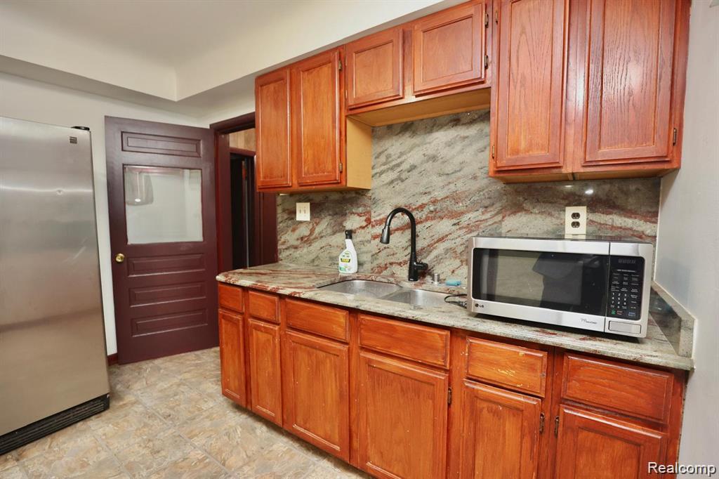 3044 Hanley Street, Hamtramck, MI 48212 — Photo 12