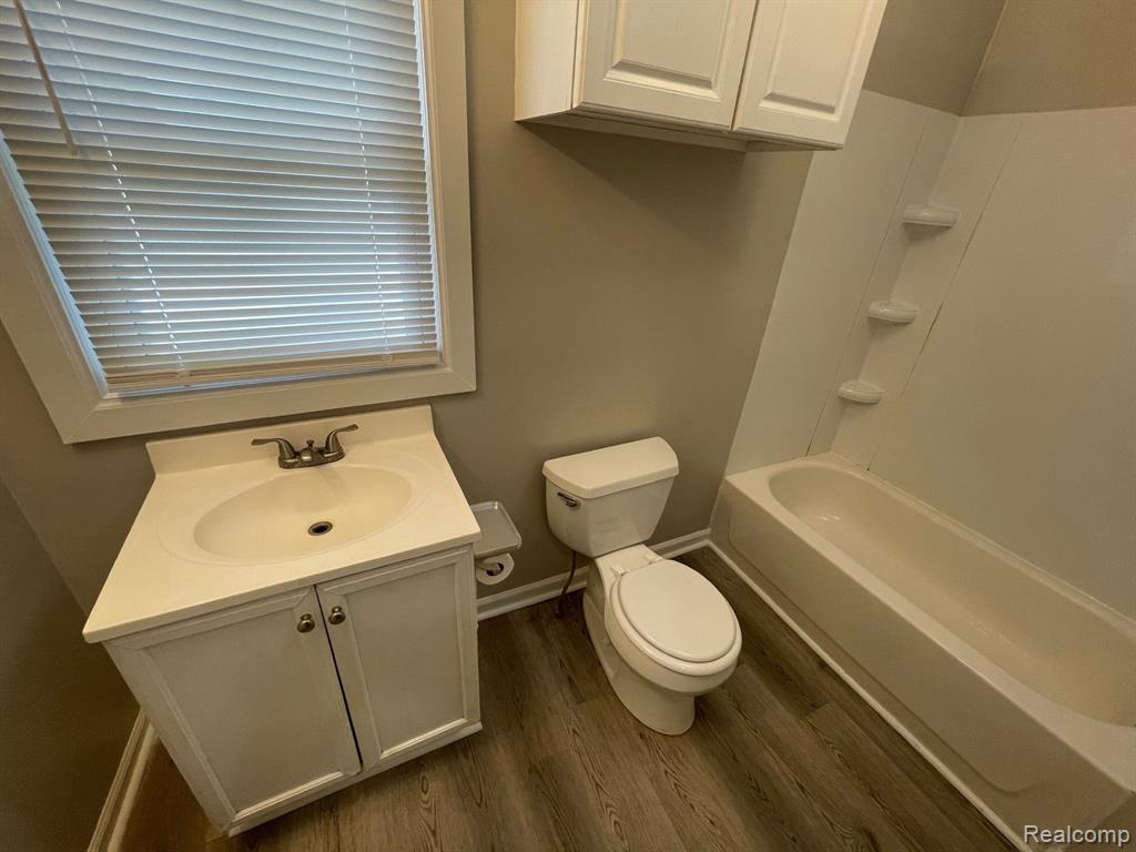 8438 ARLIS Street, Commerce Twp, MI 48382 — Photo 10