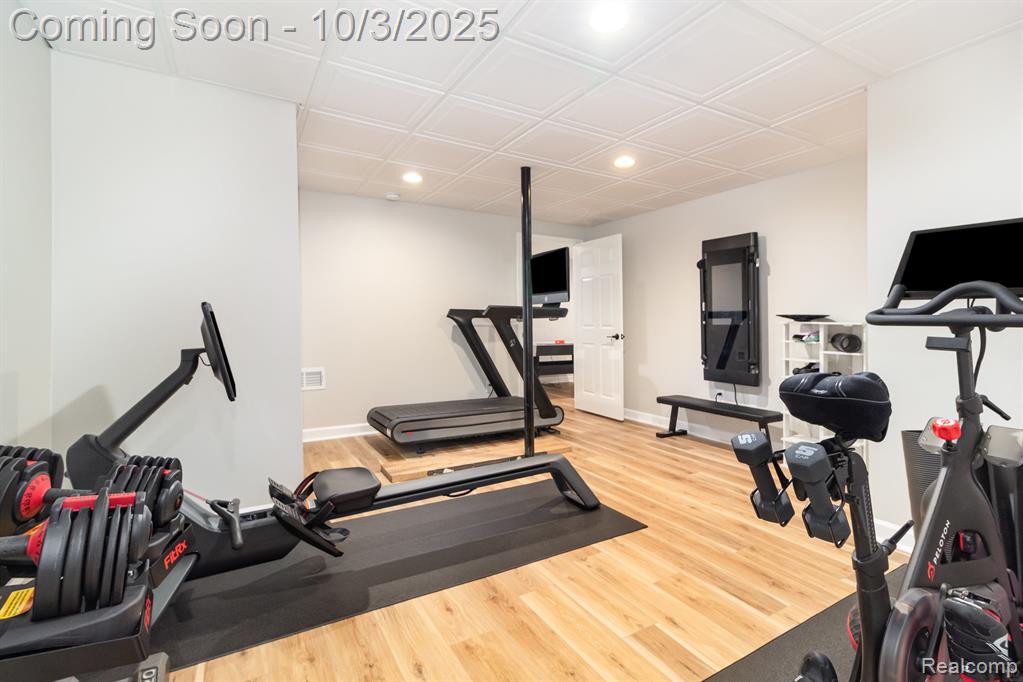 48434 Hill Top Drive E, Plymouth, MI 48170 — Photo 42