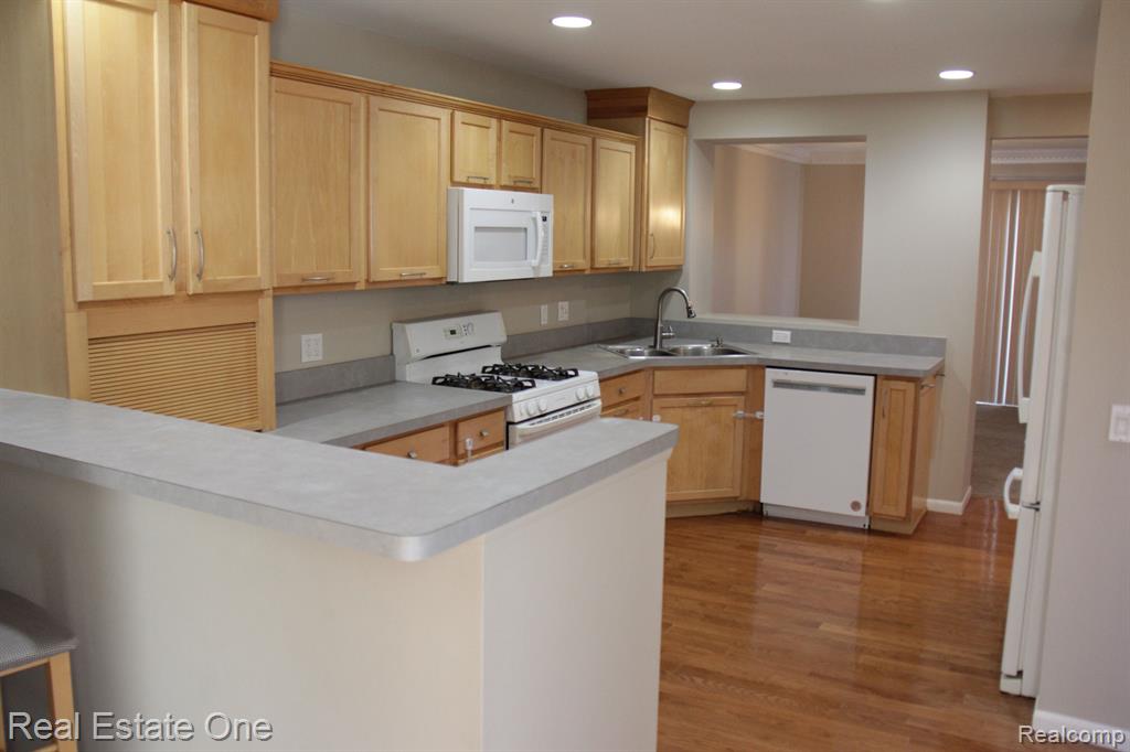 6427 RICHARD Run, West Bloomfield, MI — Photo 13