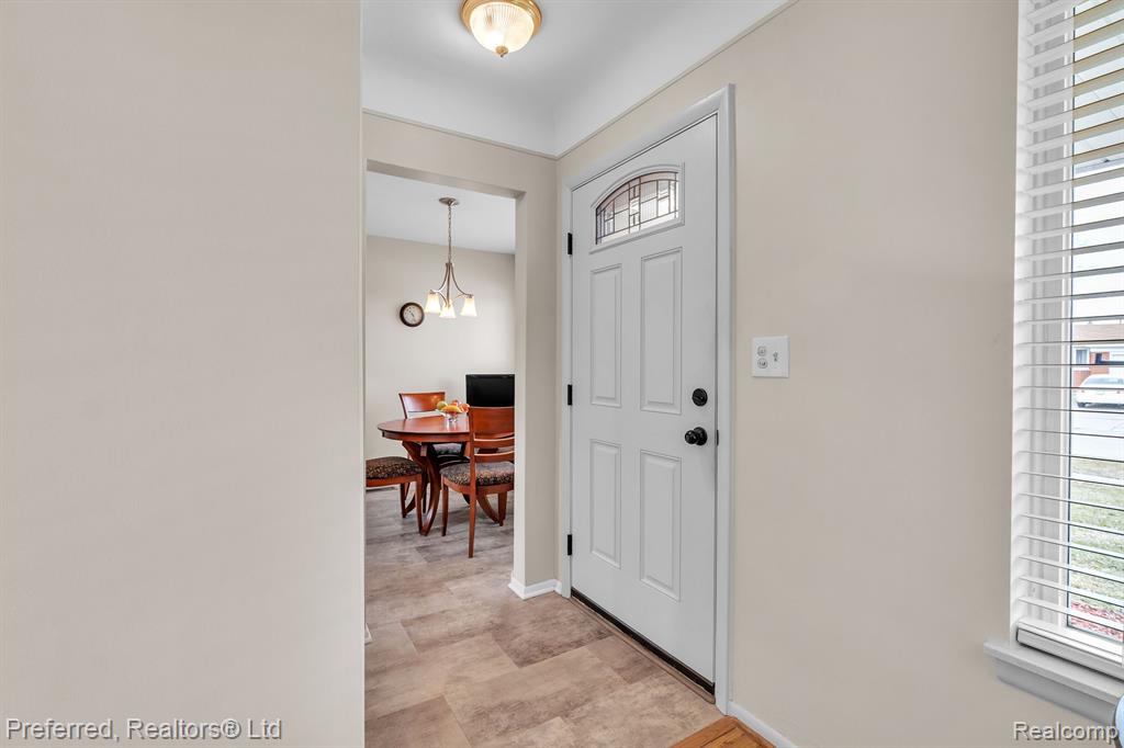 5238 Busch Avenue, Warren, MI 48091 — Photo 4