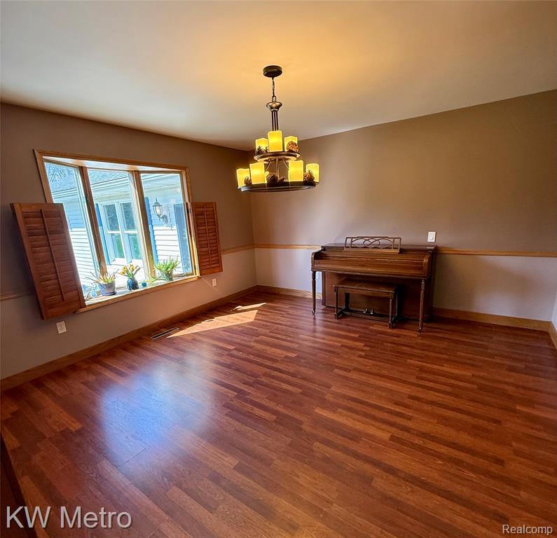 2949 E Hillside Drive, Midland, MI 48640 — Photo 5