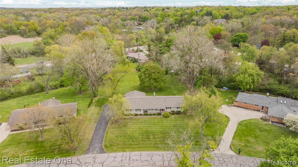 1675 Ledbury Drive, Bloomfield Hills, MI 48304 — Photo 52