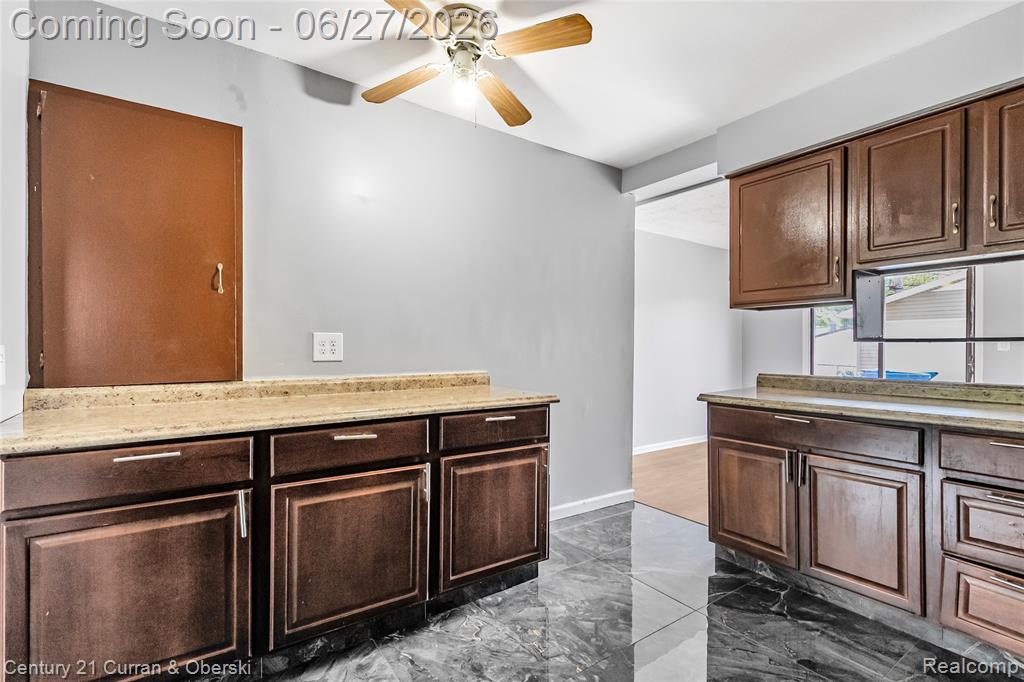 6042 Highview Street, Dearborn Heights, MI 48127 — Photo 3