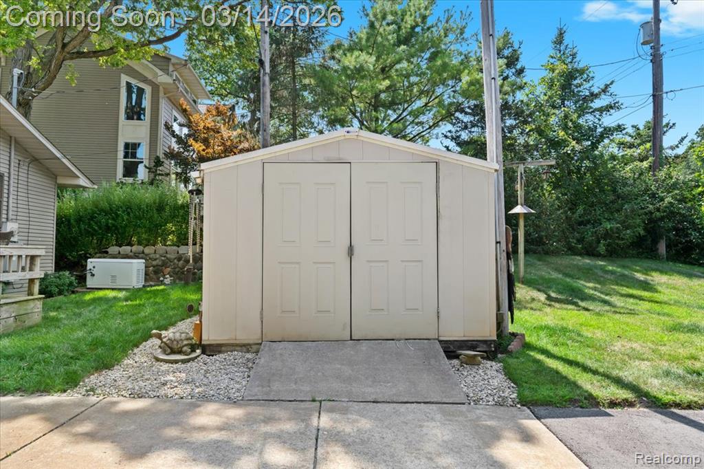 978 Ridge Court, Chelsea, MI 48118 — Photo 16