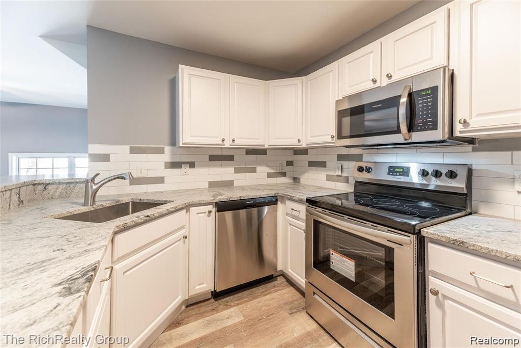 50115 Harding Street, Canton, MI 48188 — Photo 8