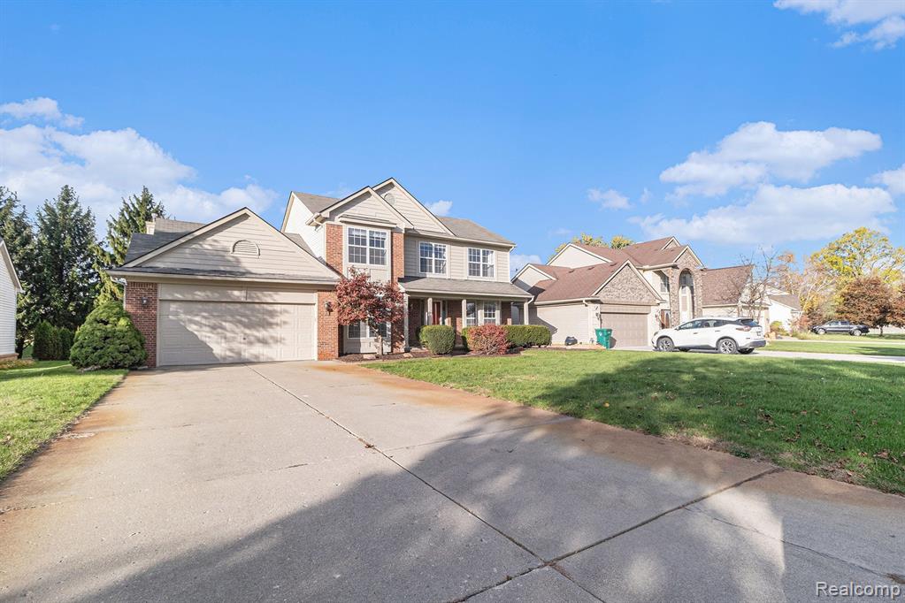 855 DRAKESHIRE Drive, Walled Lake, MI 48390 — Photo 4